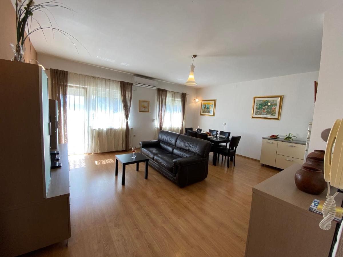 Apartments A&A Биоград-на-Мору Экстерьер фото
