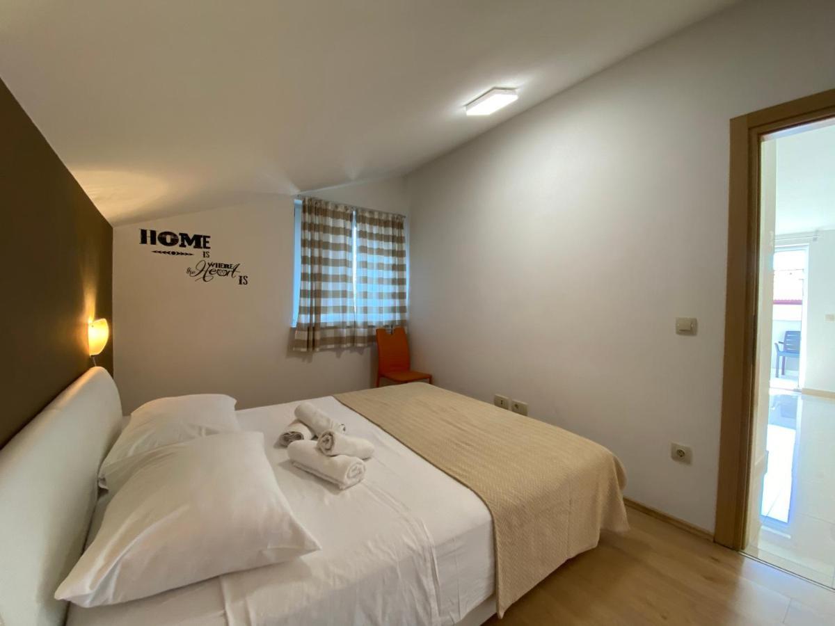 Apartments A&A Биоград-на-Мору Экстерьер фото